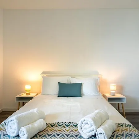 아파트 Janelas De Zimbra Lovely With Pool And Sea View By Lisbeyond *
