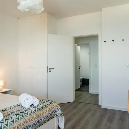 아파트 Janelas De Zimbra Lovely With Pool And Sea View By Lisbeyond