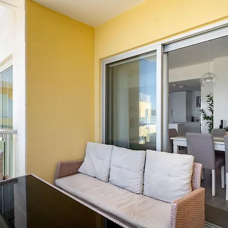 아파트 Janelas De Zimbra Lovely With Pool And Sea View By Lisbeyond