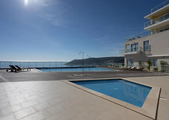 Janelas De Zimbra Lovely With Pool And Sea View By Lisbeyond *