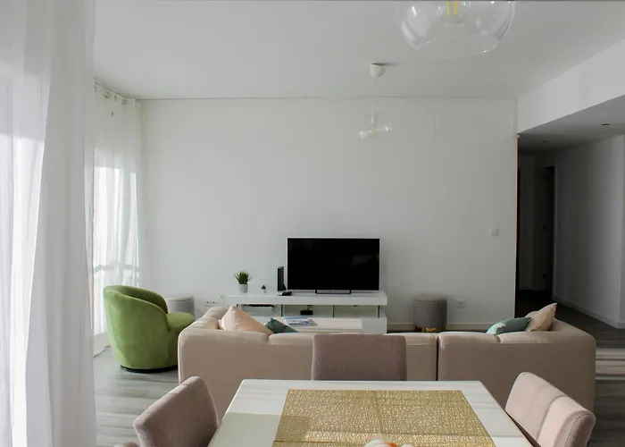 Διαμέρισμα Janelas De Zimbra Lovely With Pool And Sea View By Lisbeyond Σεσίμπρα